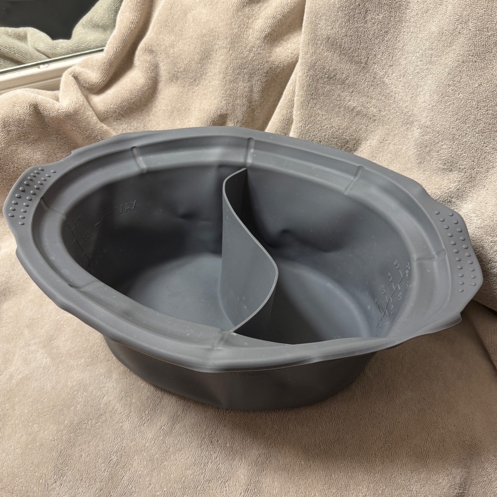 Vangerute Silicone Slow Cooker Liners Oval 2-Piece Set: Red Gray‎ - Picture 2 of 5